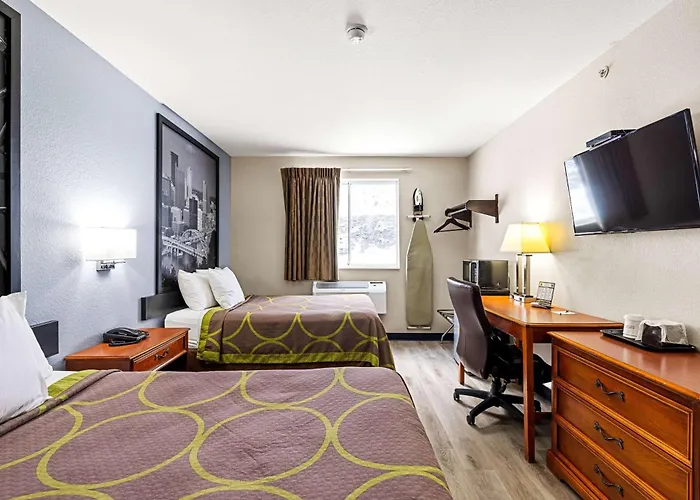 Super 8 By Wyndham Pittsburgh/Monroeville